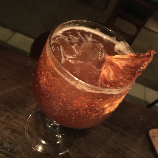 6/20/2017にEric L.がOliveria Cocktail Barで撮った写真