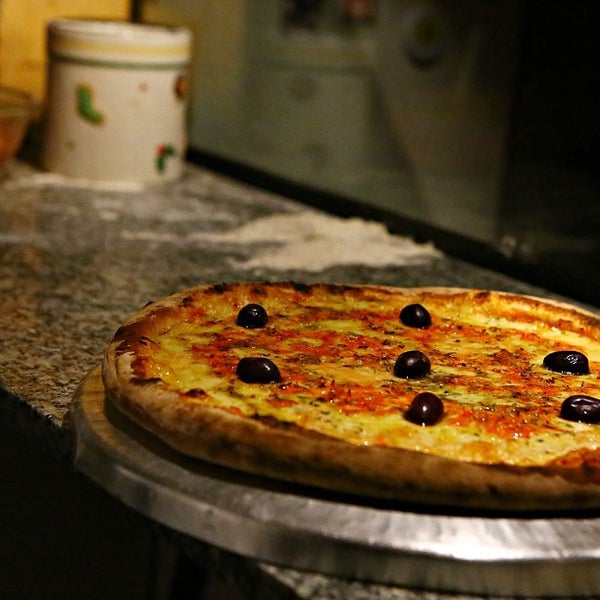 Foto tirada no(a) Bongiorno Pizzaria por marcio b. em 4/12/2015