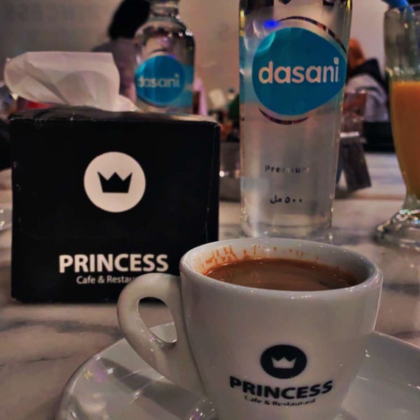 Снимок сделан в Princess Cafe &amp; Restaurant- Point 6 пользователем Abdulaziz A. 2/5/2023