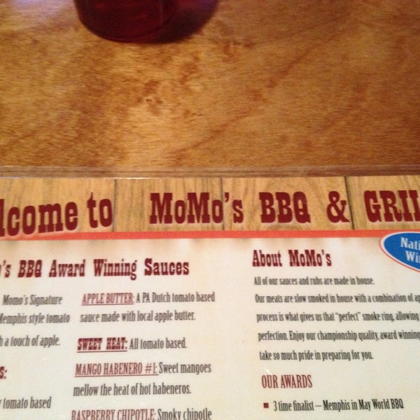รูปภาพถ่ายที่ MoMo&#39;s BBQ &amp; Grill โดย Mory F. เมื่อ 5/18/2013