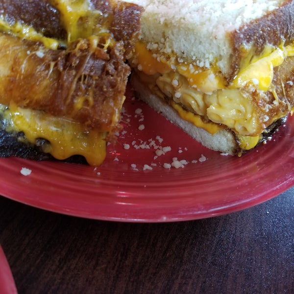 Mac & cheese sandwich