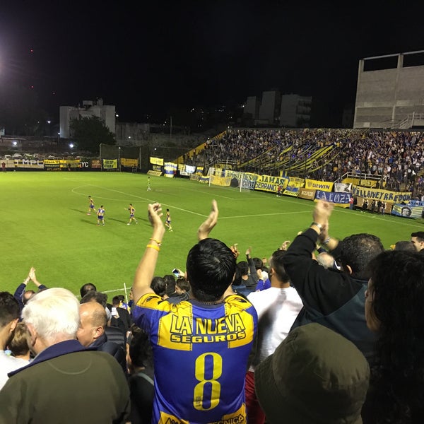 Estadio Don León Kolbovski  Agropecuario, Sportivo Barracas