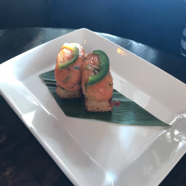 1/25/2017 tarihinde Nicole P.ziyaretçi tarafından Koi Restaurant'de çekilen fotoğraf