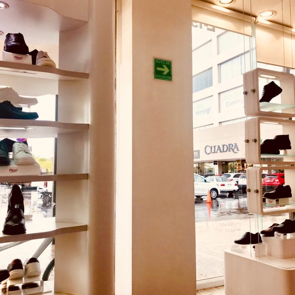 Foto scattata a MULZA Outlet del Calzado da Dave B. il 7/13/2019