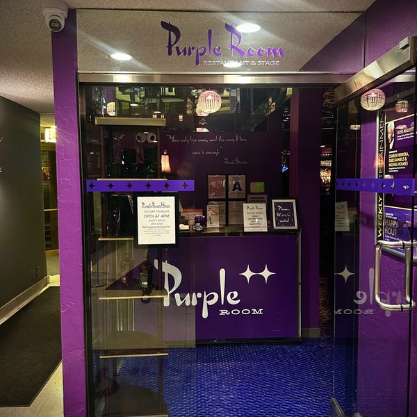 Foto tomada en Purple Room  por Mike V. el 2/1/2023