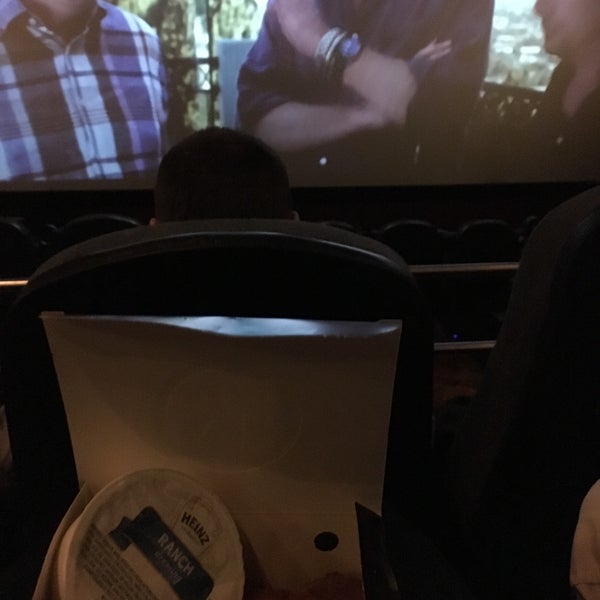 Foto di Regal Martin Village ScreenX & IMAX Bioskop di Lacey