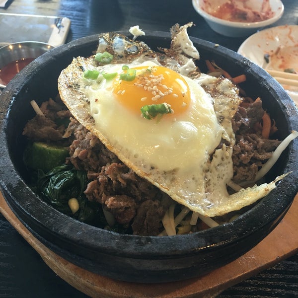 รูปภาพถ่ายที่ Stone Korean Kitchen โดย Yvonne P. เมื่อ 4/5/2016
