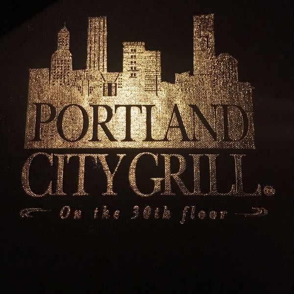 2/10/2019 tarihinde Jamie C.ziyaretçi tarafından Portland City Grill'de çekilen fotoğraf