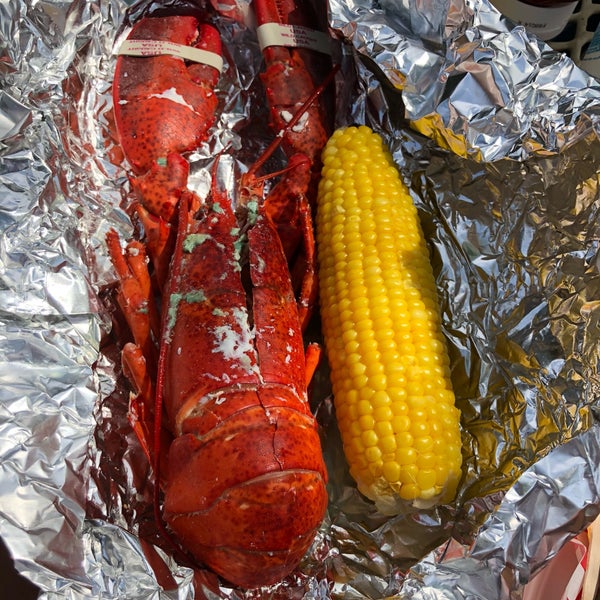 รูปภาพถ่ายที่ Jordan Lobster Farm โดย Brian W. เมื่อ 8/25/2018