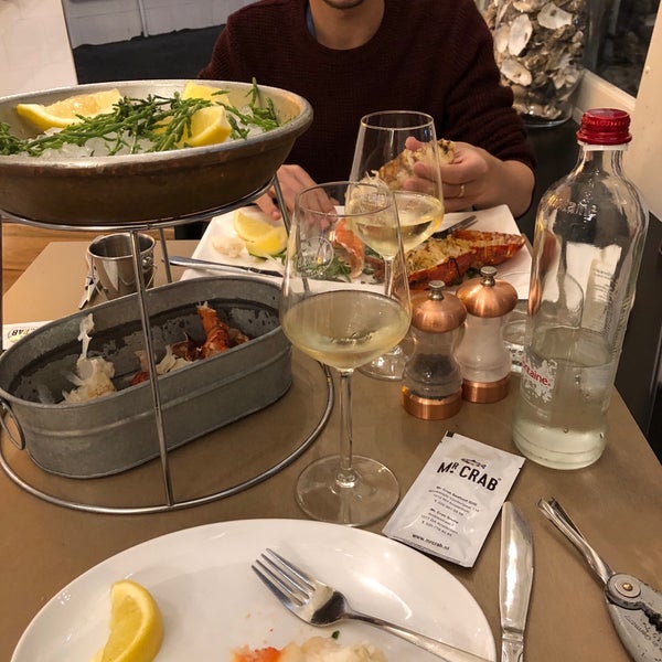 Foto tomada en Mr.Crab Seafood Restaurant  por Mister U. el 9/2/2018