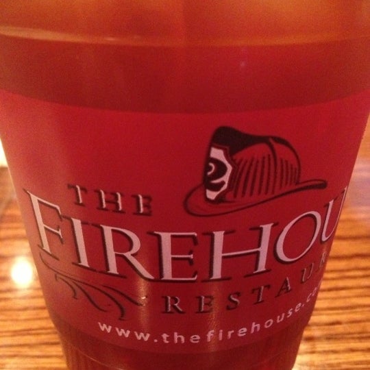 Foto tirada no(a) The Firehouse Restaurant por Samantha em 10/4/2012