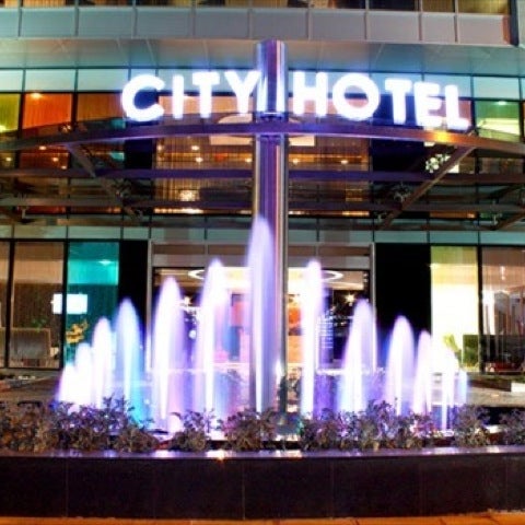 Foto scattata a City Hotel da ♏️UTLU . il 10/3/2012