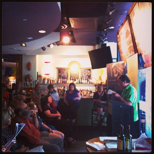 6/16/2013にIsa L.がJames Hoban&#39;s Irish Restaurant &amp; Barで撮った写真