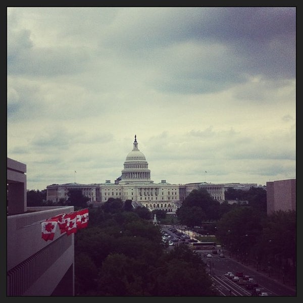 Photo taken at Newseum by Isa L. on 6/19/2013