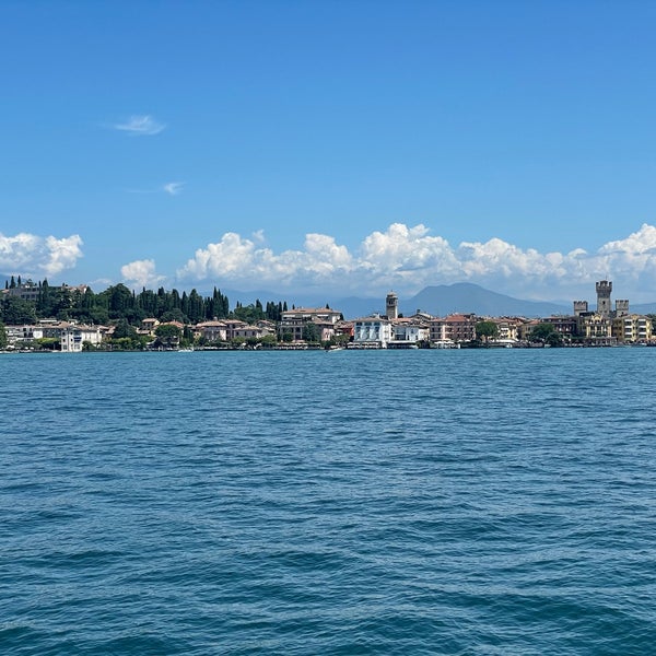 Foto tirada no(a) Lago di Garda por Shaban S. em 8/7/2021