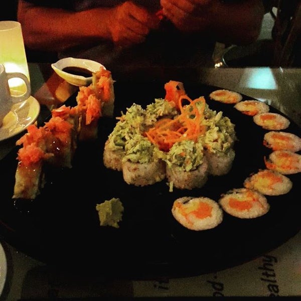 Foto tirada no(a) Sushi Ya por Gaudi Q. em 11/15/2015