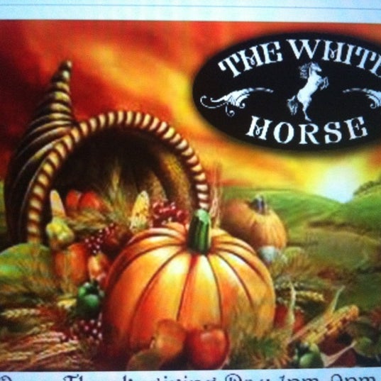 รูปภาพถ่ายที่ The White Horse Pub โดย Fay L. เมื่อ 11/22/2012