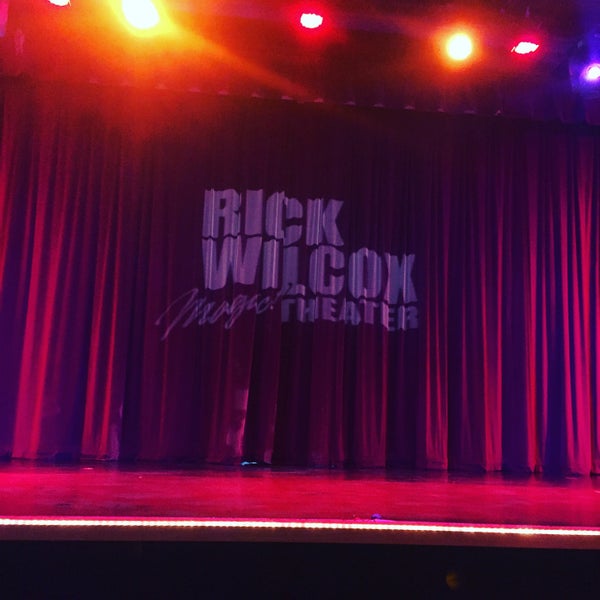 8/14/2016에 John U.님이 Rick Wilcox Magic Theater에서 찍은 사진