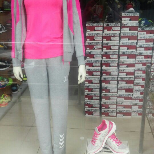 adidas store cerca de mi