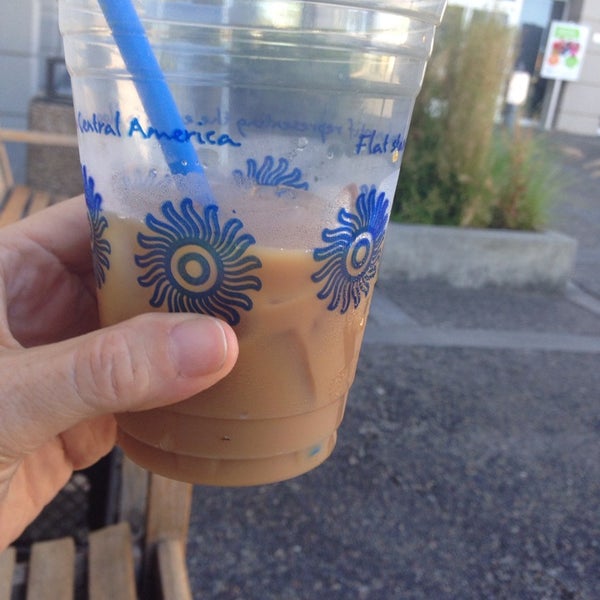 Photo taken at Peet&#39;s Coffee &amp; Tea by Kathryn S. on 6/29/2014