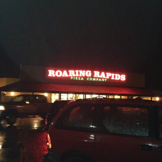 Photo taken at Roaring Rapids Pizza Co. by Karma H. on 11/21/2012