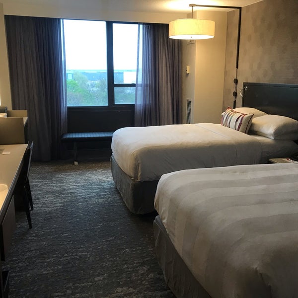 Photo taken at New York LaGuardia Airport Marriott by Jeff H. on 5/3/2019
