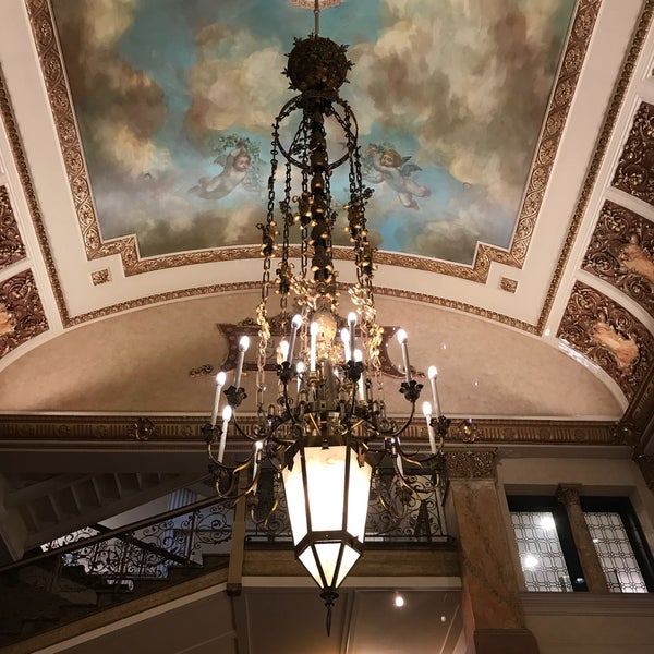 5/31/2018 tarihinde Jeff H.ziyaretçi tarafından The Pfister Hotel'de çekilen fotoğraf