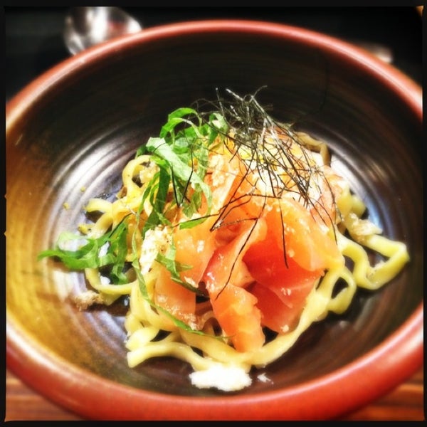 รูปภาพถ่ายที่ Yuji Ramen Kitchen โดย Christine H. เมื่อ 9/1/2013