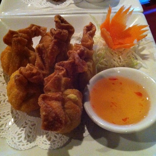 10/18/2012 tarihinde Chris C.ziyaretçi tarafından Si-am Thai Restaurant'de çekilen fotoğraf