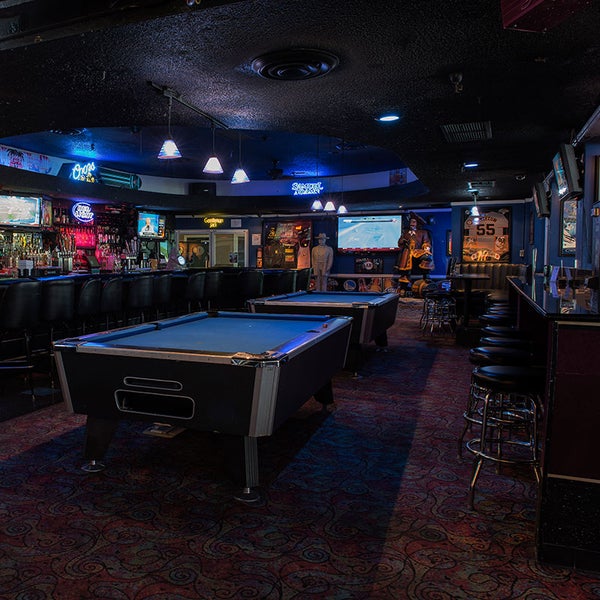 Спорт бар город. Санкт Петербург казино спорт бары. Казино-бар Арена в Одессе. Казино спорт. Казино бар Калифорния фото.