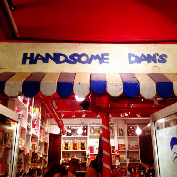 Photo taken at Handsome Dan&#39;s Stand by Danu A. on 7/6/2013