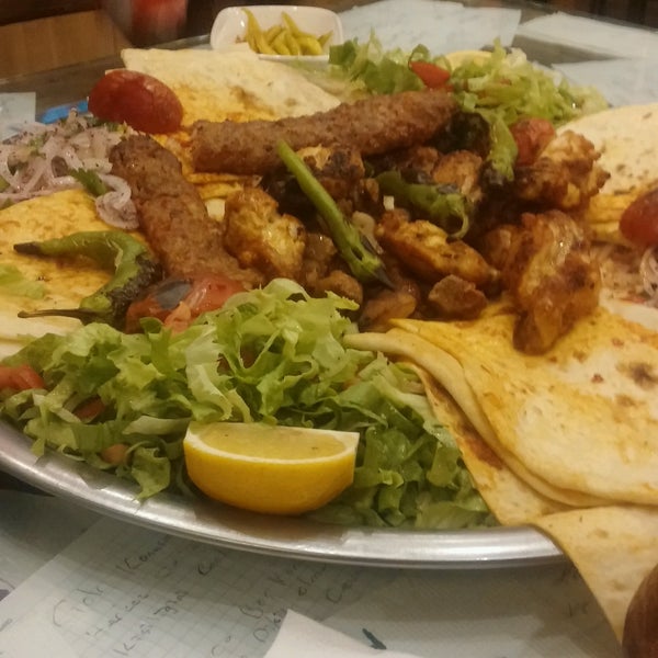 Foto tomada en Barbeque Time Mangalbaşı Restaurant  por Ercan Y. el 9/30/2016