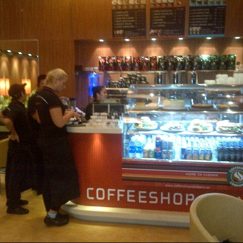 รูปภาพถ่ายที่ Coffeeshop Company โดย Pierre Vincent A. เมื่อ 10/26/2012