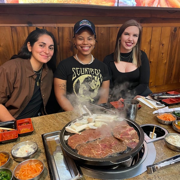 12/17/2022 tarihinde Emdogggziyaretçi tarafından Hae Jang Chon Korean BBQ Restaurant'de çekilen fotoğraf