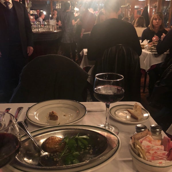 Foto scattata a Sevilla Restaurant da Julia S. il 10/25/2018