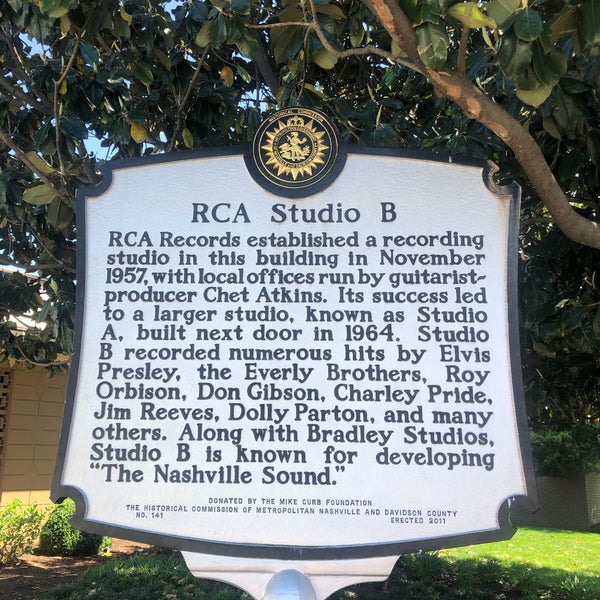 Foto tirada no(a) RCA Studio B por Julia S. em 4/26/2019