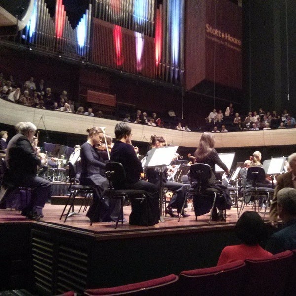 Foto diambil di Perth Concert Hall oleh Ettore G. pada 3/22/2013