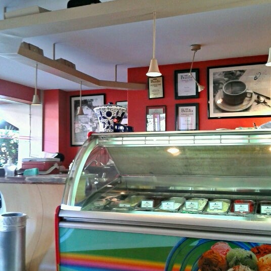 1/1/2013 tarihinde Daniel A.ziyaretçi tarafından Marietta Café'de çekilen fotoğraf