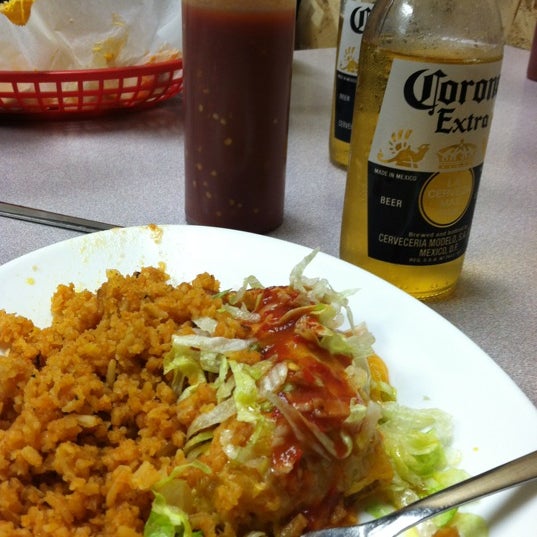 Снимок сделан в Rudy&#39;s Tacos пользователем Elizabeth R. 10/27/2012