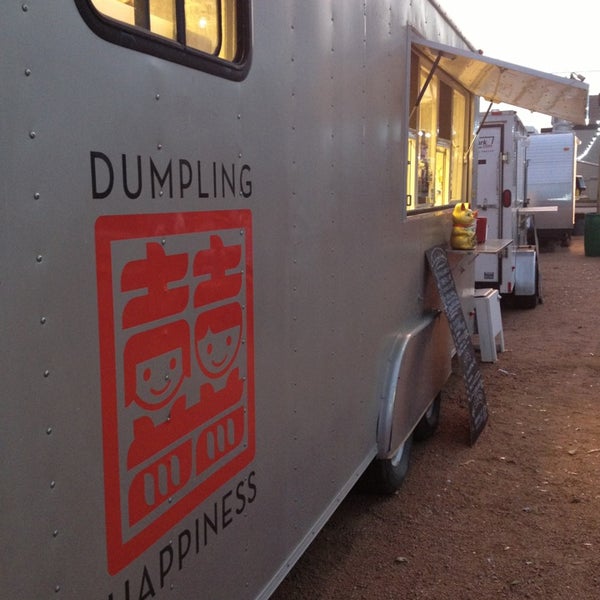 6/22/2013 tarihinde Nate J.ziyaretçi tarafından Dumpling Happiness'de çekilen fotoğraf