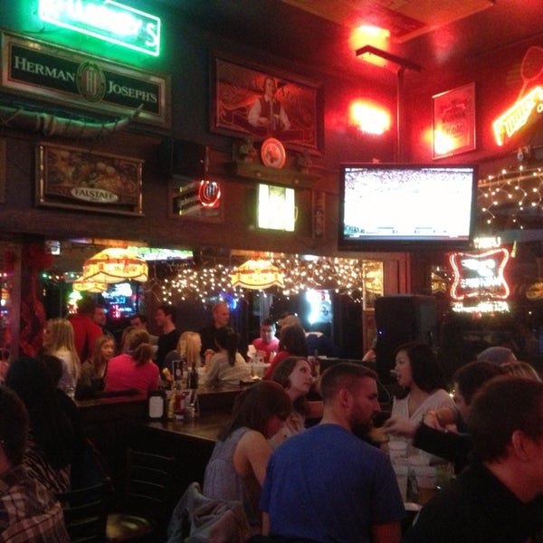 Foto tirada no(a) Tanner&#39;s Bar &amp; Grill por Rodney em 3/11/2013