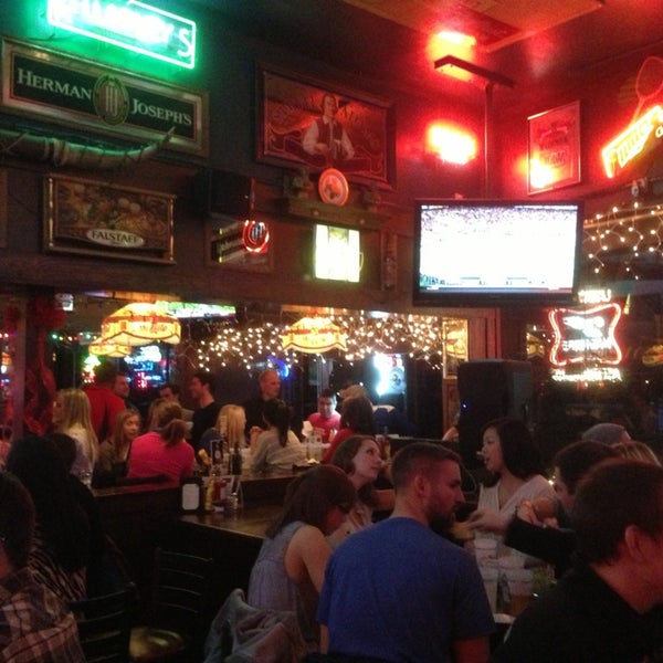 12/30/2012 tarihinde Rodneyziyaretçi tarafından Tanner&#39;s Bar &amp; Grill'de çekilen fotoğraf