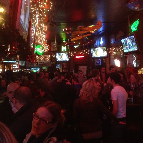Photo taken at Tanner&#39;s Bar &amp; Grill by Rodney on 12/29/2012