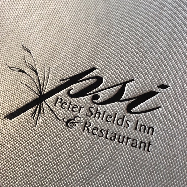 รูปภาพถ่ายที่ Peter Shields Inn &amp; Restaurant โดย René L. เมื่อ 7/9/2019