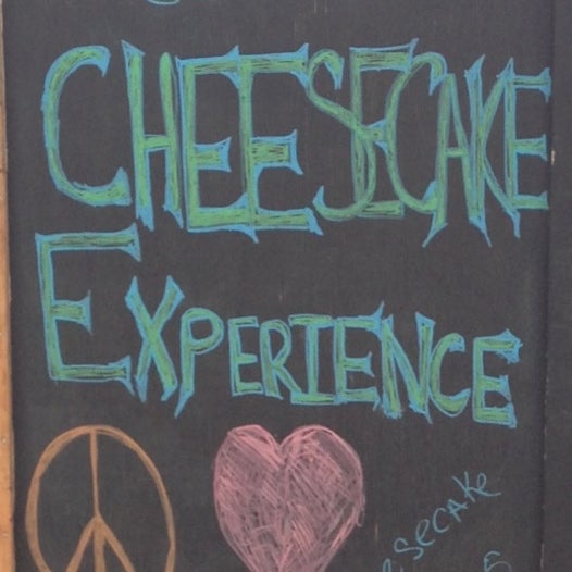 7/29/2013에 Kimmie T.님이 The Celia Jacobs Cheesecake Experience에서 찍은 사진