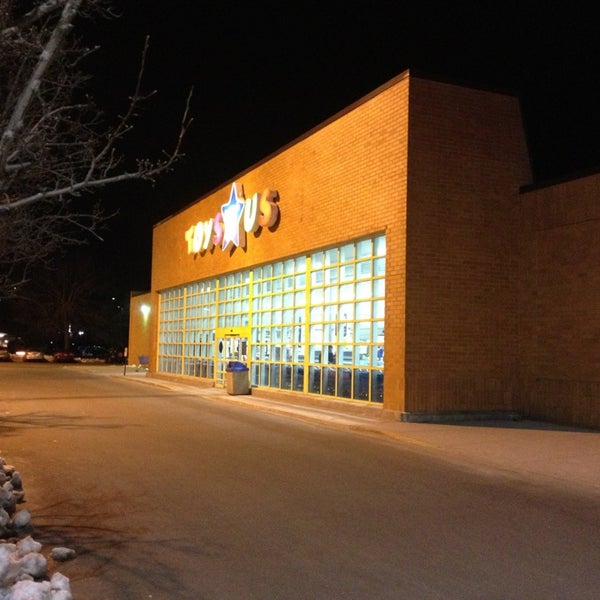 Toys"R"Us (Now Closed) Toy Store in Danbury