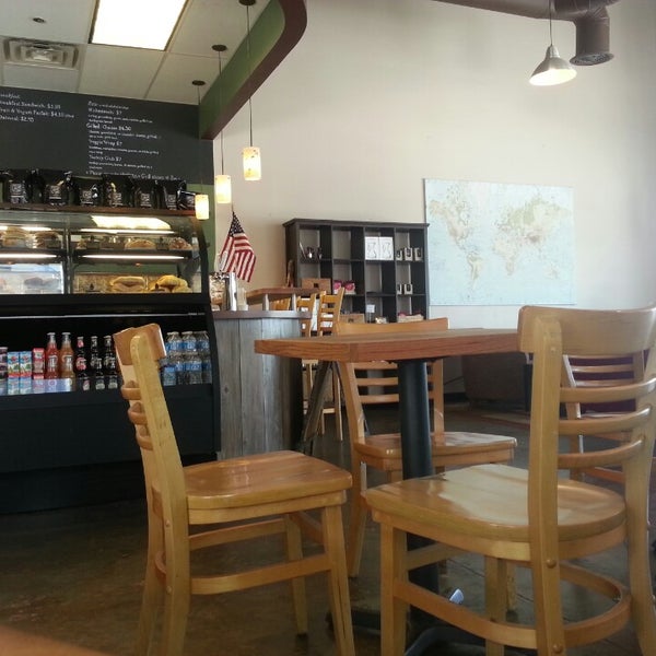 7/5/2014にBrandon R.がRoots Coffeehouseで撮った写真