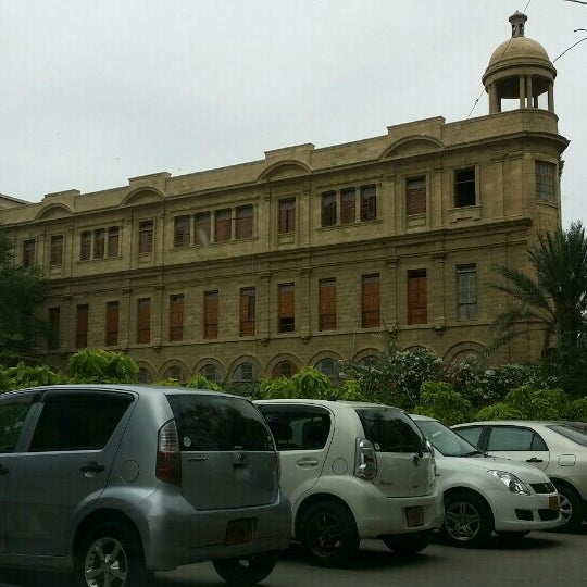Indus Valley School of Art and Architecture (IVS) Karachi'de Üniversite