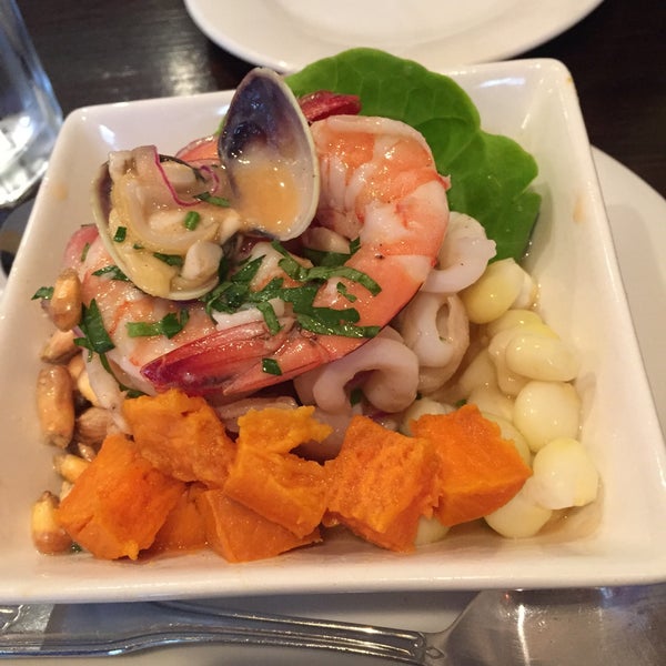 Das Foto wurde bei Sazón - Peruvian Cuisine von Justin L. am 5/26/2015 aufgenommen