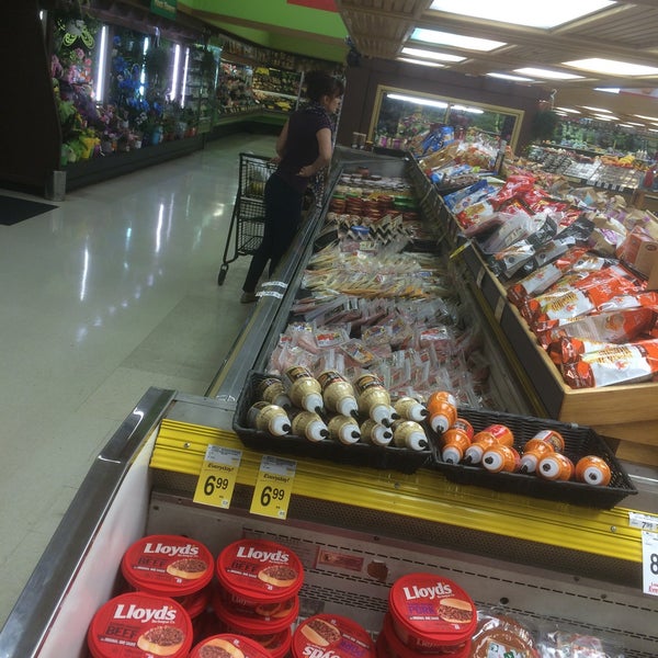 Carrs Safeway (Now Closed) Grocery Store in Midtown